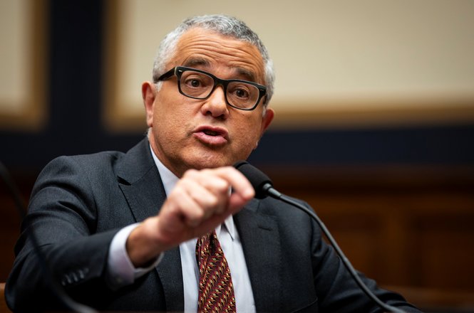 Reporter Jeffrey Toobin testifies during a House subcommittee hearing in 2019.