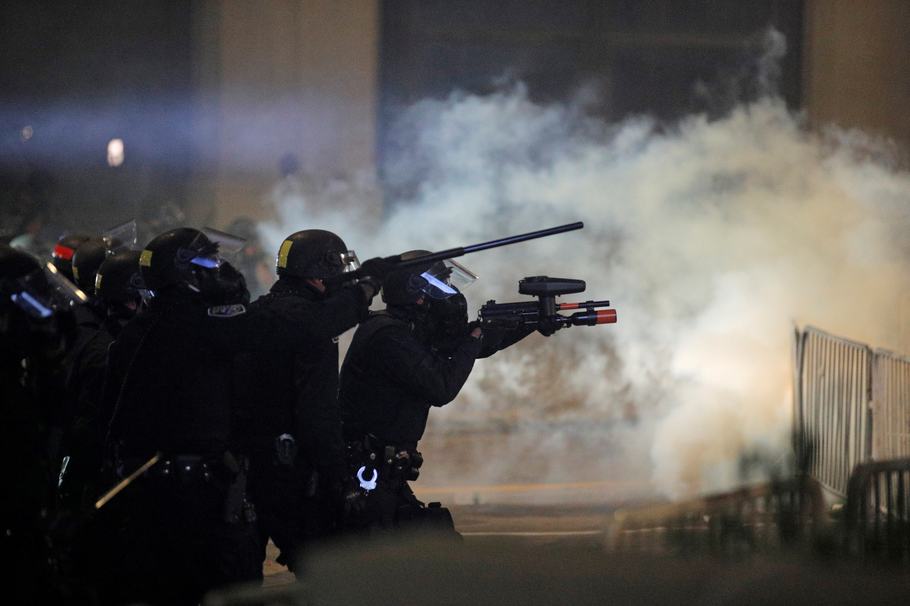 REUTERS / BRENDAN MCDERMID