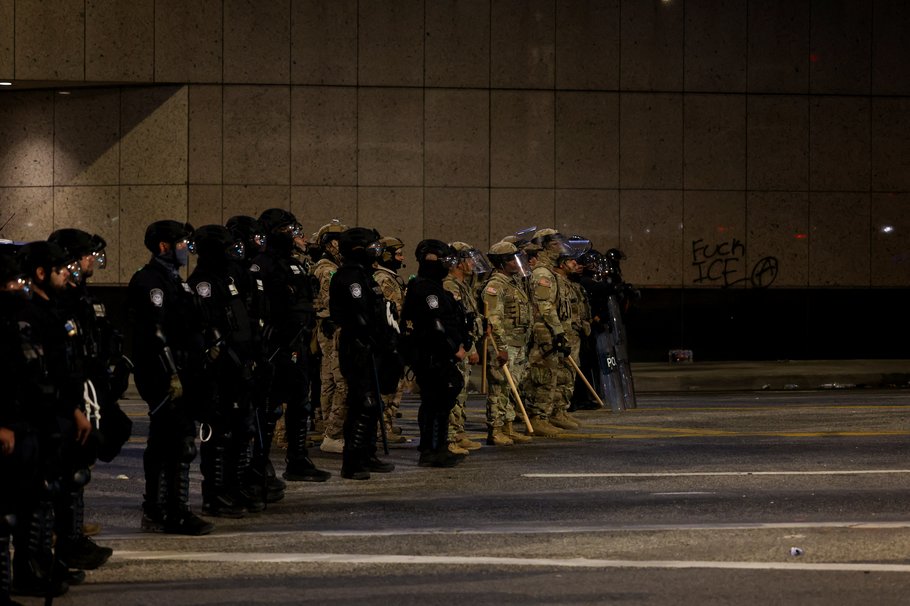 REUTERS / AUDE GUERRUCCI