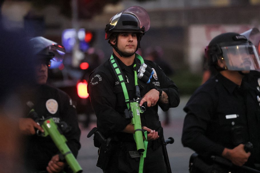 REUTERS / LEAH MILLIS