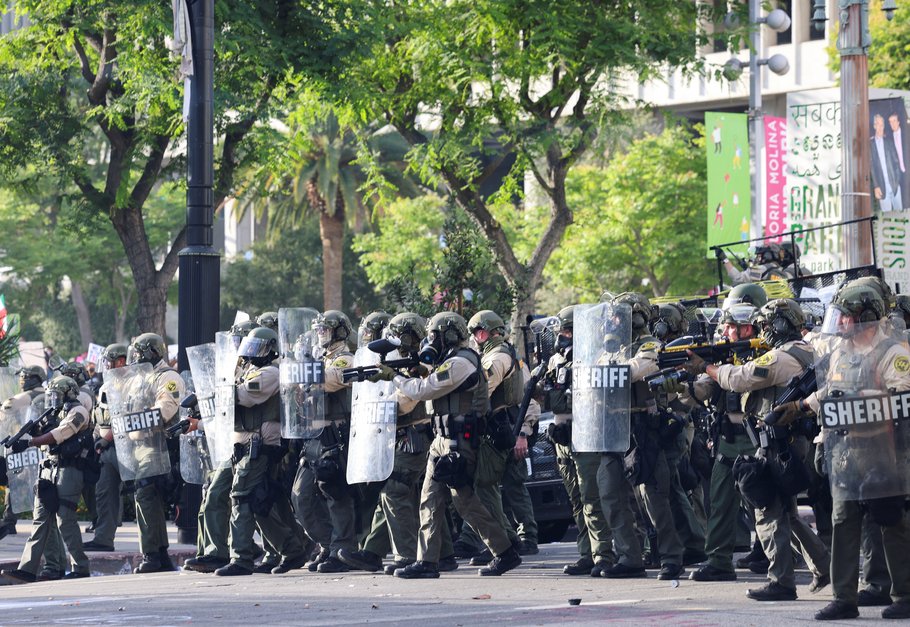 REUTERS / AUDE GUERRUCCI