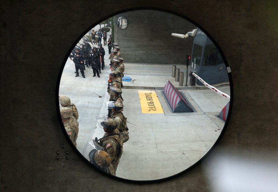 REUTERS / AUDE GUERRUCCI