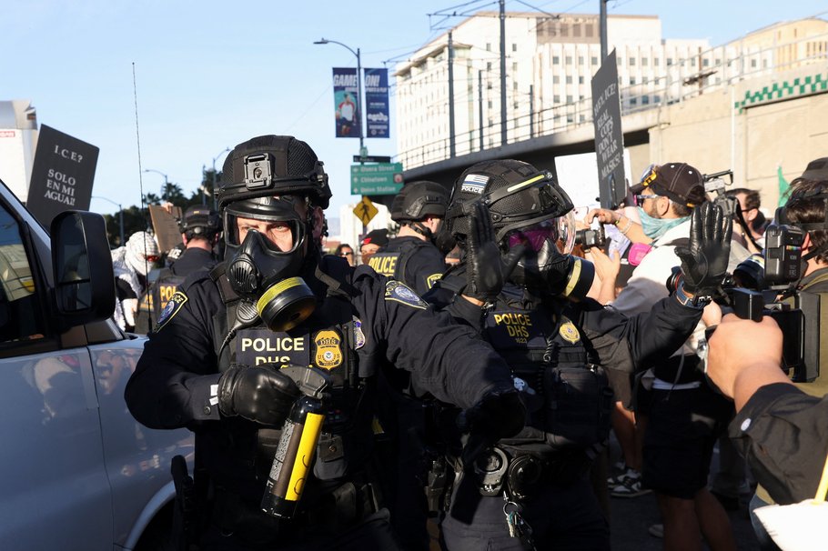 REUTERS / JILL CONNELLY