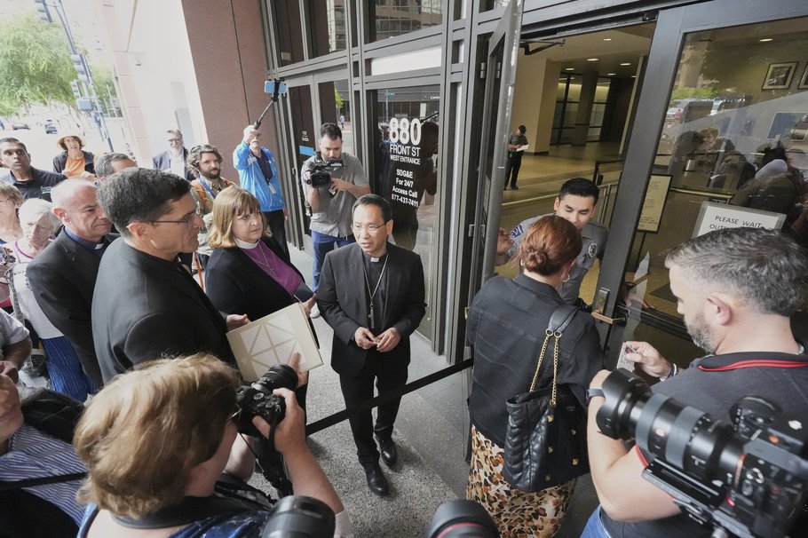 AP PHOTO/GREGORY BULL