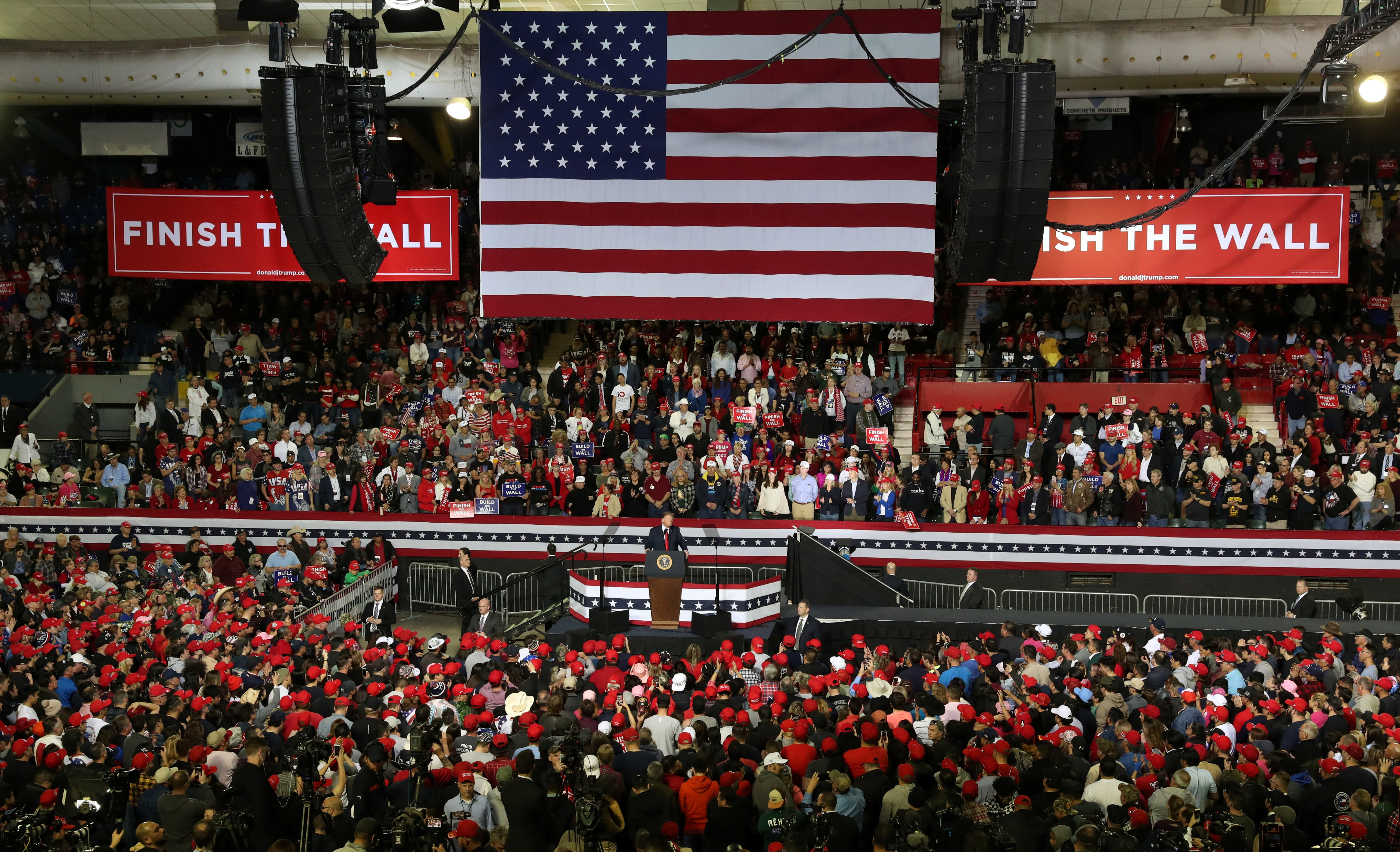 Cameraman, other reporters attacked at Trump rally - U.S. Press Freedom ...