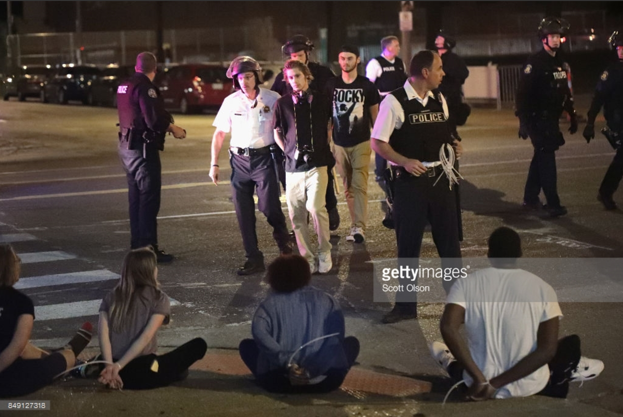 Photo of St. Louis police by Scott Olson