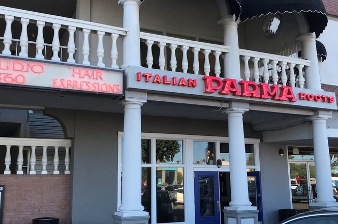 Police are investigating the theft of two phones from Arizona Republic reporter Priscilla Totiyapungprasert, which she says were stolen during an interview with a Phoenix restaurant operator. (COURTESY AZ CENTRAL) cellphone_assault_restaurant.jpg